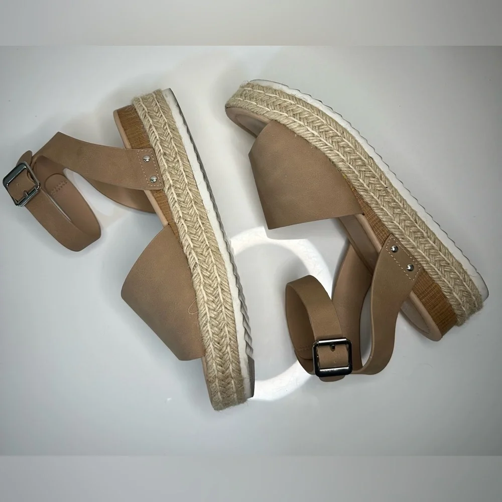 Cushionaire Espadrille Sandals